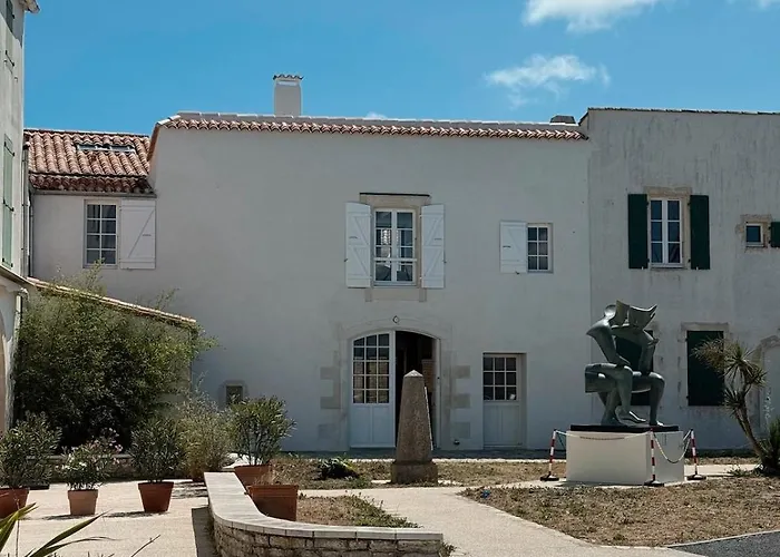 Maison - Vue - Clim Et Piscine - 6 Ch - 4 Sdb - Sauna - St Martin De Ré * Saint-Martin-de-Ré